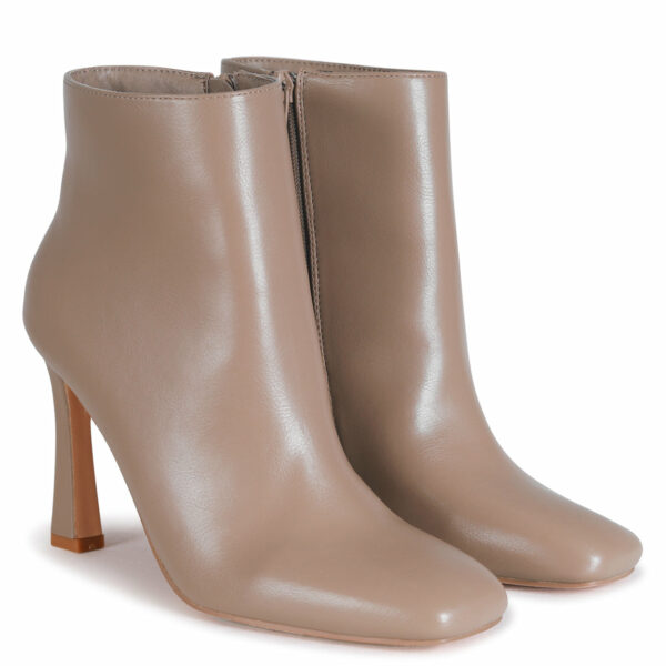 Modern Minimalist Boots - Image 3