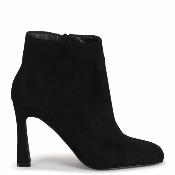 Casual Luxe Flat Boots - Image 2