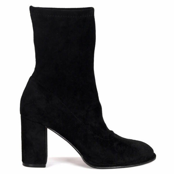 Chic Weather-Ready Boots - Image 2