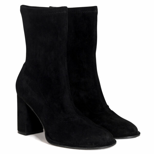 Chic Weather-Ready Boots - Image 3