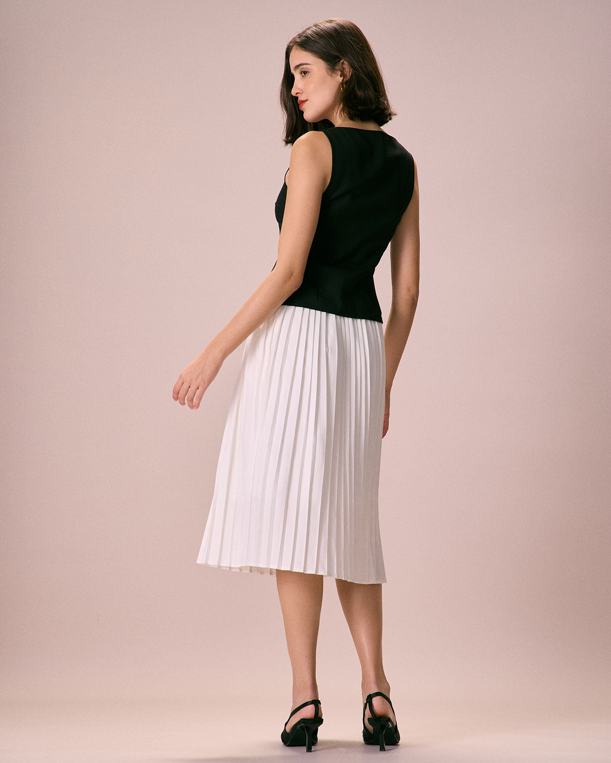 The Black Boat Neck Button Tank Top - Image 4
